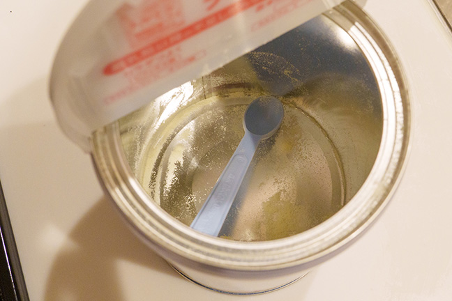 baby-formula-can